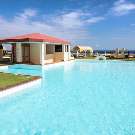 Apartman Palm Garden In Front Of The *