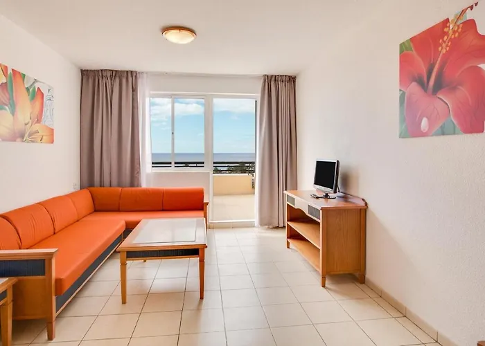 Palm Garden In Front Of The 아파트 모로델제블