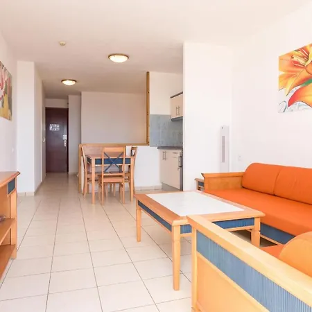 Palm Garden In Front Of The アパート